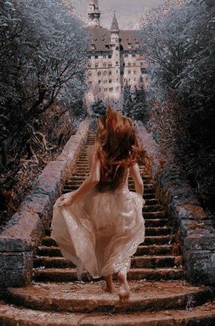 The Selection Kiera Cass, Novel Aesthetic, Royalcore Aesthetic, Spring Court, Fairytale Aesthetic, Kiera Cass, Castle Aesthetic, Royalty Aesthetic, Book Board