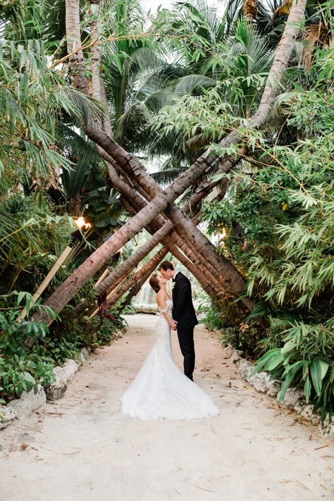 Weddings In Florida Keys, Key West Destination Wedding, Keywest Florida Wedding, Key West Wedding Venue Beach, Florida Beach Micro Wedding, Outdoor Wedding Florida, Key West Micro Wedding, Tide The Knot Beach Weddings Florida, Key West Florida Wedding