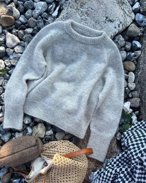 Sweater – PetiteKnit Peer Gynt, Simple Sweaters, Knitting Instructions, Double Pointed Needles, Mohair Yarn, Lang Yarns, Zippered Sweater, Stockinette Stitch, Knitting Accessories