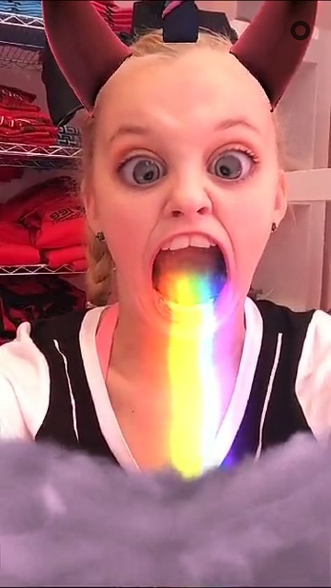 Jojo siwas snapchat (video)  (uploaded by kal13 gym17nastics) Jojo Snapchat, Dance Moms Snapchat, Funny Kid Costumes, Jojo Siwa Outfits, Funny Happy Birthday Song, Funny School Pictures, Funny Baby Gifts, Snapchat Selfies, Funny Snapchat