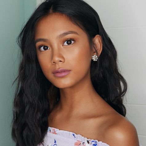 Find out how Ylona Garcia's makeup artist does it! Best Nude Lipstick, Tan Skin Makeup, Ylona Garcia, Asian Skin Tone, Nude Lipstick, Asian Hair, Tan Skin, Brown Skin, How To Find