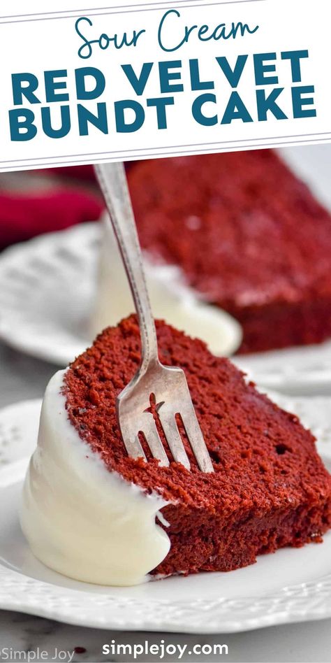 This Red Velvet Bundt Cake with cream cheese frosting is moist, rich, and packed with them most amazing flavor. This is a red velvet lover's dream cake. Red Velvet Pound Cake, Pudding Cake Mix, Red Velvet Bundt, Velvet Desserts, Holiday Deserts, Red Velvet Bundt Cake, Affection Quotes, Baking Therapy, Bundt Recipes