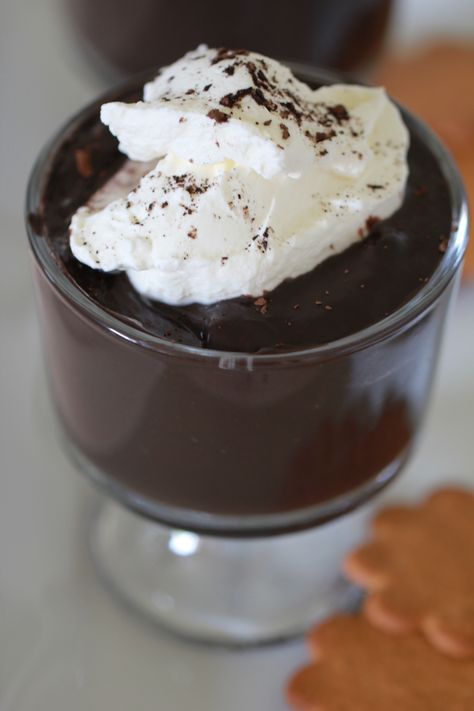 Dark Chocolate Pudding recipe that is silky smooth and sinfully decadent down to the last bite. A perfect homemade treat for school or work lunches. Dark Chocolate Pudding Recipe, Dark Chocolate Pudding, Chocolate Pudding Recipes, Healthy Recipes Easy Snacks, Pumpkin Spice Cupcakes, Hot Fudge, Homemade Treats, Chocolate Pudding, Pudding Recipes