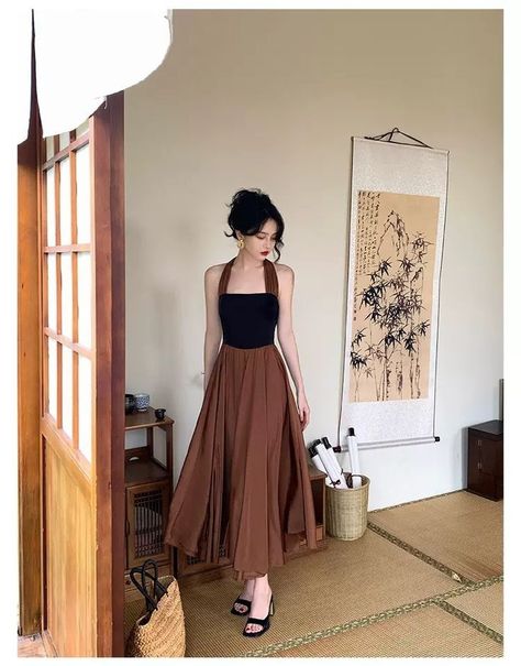 Mode Ulzzang, Best Winter Outfits, Brown Skirt, Foto Art, Fashion Hacks, Midi Skirts, Modest Fashion Outfits, Fashion Mistakes, 10 Pounds