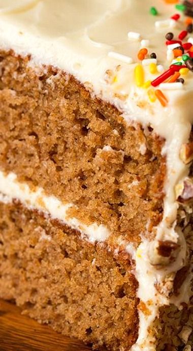 Autumn Spice Cake with Cream Cheese Frosting Frosting For Spice Cake, Drinks Chocolate, Moist Spice Cake, Mug Food, Desserts Drinks, Easy Frosting, Spice Cake Recipes, Cake Mug, Cake Frosting Recipe