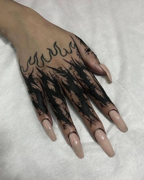 Black Out Finger Tattoo, Tattoo Chart, Dark Lettering, Neotraditional Tattoo, Blackout Tattoo, Chicano Tattoos, Calligraphy Tattoo, Writing Tattoos, Weird Tattoos