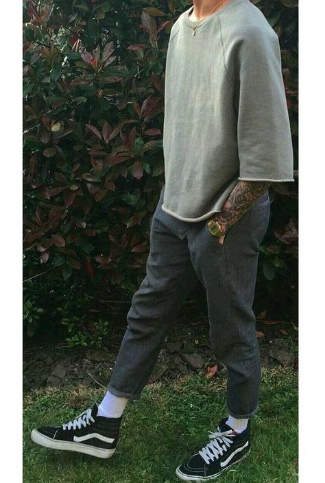 Vintage Outfits Aesthetic Men, Skater Outfits, Outfits For Men, Streetwear Mode, Outfit Chic, Hipster Man, Mens Trendy Outfits, Converse Style, Hipster Mens Fashion