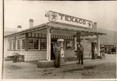 los angeles 1930 images | ... 83251: Blast from the Past - Texaco Service Station 1930's to 1942 Vintage Road Trip, Antique Things, Vintage Gas Pumps, Augusta Georgia, Garage Repair, Old Country Stores, Old Garage, Old Gas Stations, Petrol Station