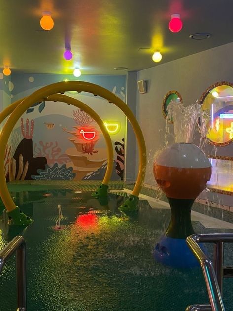 Aesthetic Swimming Pool, Shiny Aesthetic, Dreams Core Aesthetic, Dreamcore Aesthetic, Weirdcore Aesthetic, Nostalgic Pictures, Nostalgia Aesthetic, Nostalgic Images, Liminal Space