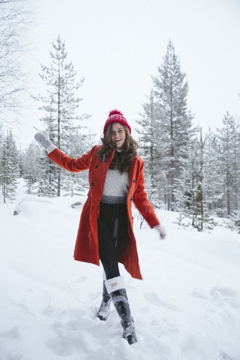 Snow Day Outfit, Snow Photoshoot, Winter Portraits, Womens Outfit, Snow Photography, Christmas Outfits Women, Winter Photoshoot, Snow Outfit, Outfit Invierno