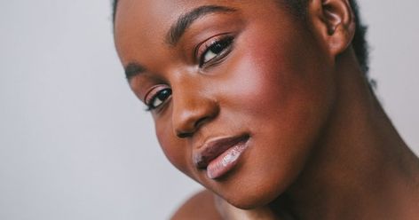 The Makeup Product This Beauty Editor Wears Daily & Swears By For Her Glow https://www.mindbodygreen.com/articles/beauty-editors-favorite-makeup-product-she-wears-daily #fitness #longevity Dewy Highlighter, Blush Tips, Normal Skin Care Routine, Skin Care And Makeup, Faux Freckles, Led Therapy, Cool Skin Tone, How To Apply Blush, High Cheekbones