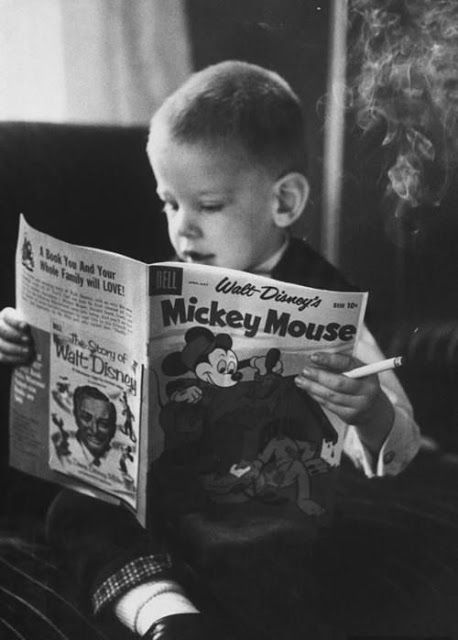 People Reading, Vintage Pictures, Disney Love, Disney Magic, Vintage Children, Black And White Photography, White Photography, Old Photos, My Images