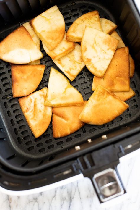 How to Make Air Fryer Pita Chips Ranch Chex, Ranch Chex Mix, Pita Chips Recipe, Smoked Salmon Dip, Chili Cheese Dips, The Best Air Fryer, Best Air Fryer, Whole Wheat Pita, Lamb Meatballs