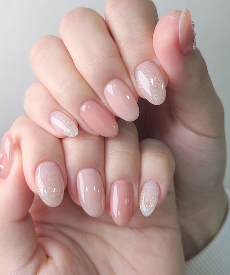 Oval Cateye Nails, Milky Color Nails, Gel Nails Elegant, Softgel Nails, Barbie Nails Design, Pink Barbie Nails, Almond Nail Ideas, Ideas Uñas, Barbie Nails