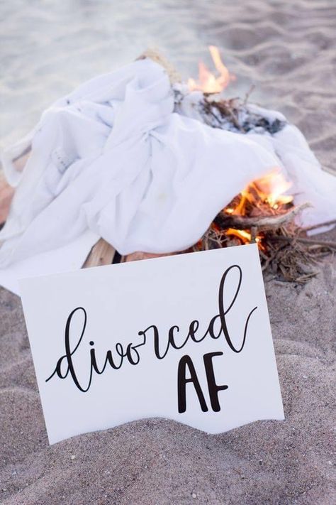 Divorced Pictures, Divorce Dress Photo Shoot, Finally Divorced Pictures, Divorce Wedding Dress Photo Shoot, Dress Burning Photoshoot, Trash The Dress Photo Shoot Divorce Fun, Trash The Dress Divorce, Burn The Dress Photoshoot, Divorced Aesthetic