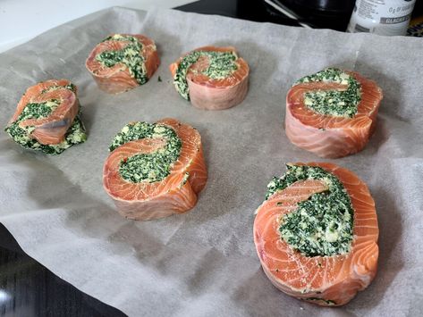 Feta Salmon, Salmon Pinwheels, Stuffed Salmon, Salmon Roll, Salmon Spinach, Spinach Feta, Pinwheel Recipes, Spinach Recipes, Cooking Salmon