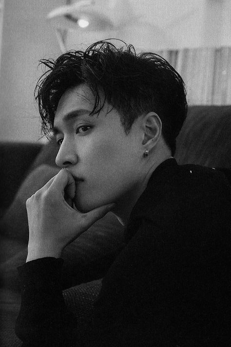 EXO LAY Exo Zhang Yixing, Lay Yixing, Yixing Exo, Lay Exo, Lay Zhang, Exo Lockscreen, Exo Ot12, Zhang Yixing, Chanyeol And Do