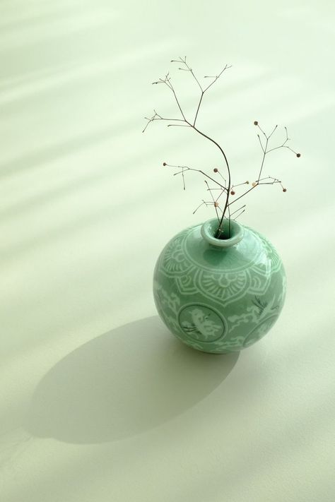 Korean Celadon, Korean Ceramics, Korean Pottery, Celadon Ceramics, Ceramic Inspiration, Vase Handmade, Vase Ceramic, Ceramics Ideas, Pottery Crafts