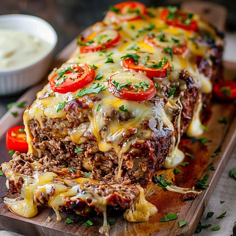 Philly Cheesesteak Meatloaf - recipes Cheesesteak Meatloaf, Cooking Beef, How To Cook Beef, Favorite Recipes Dinner, Philly Cheesesteak, Food Babe, Hearty Dinner, Philly Cheese Steak, Meatloaf Recipes