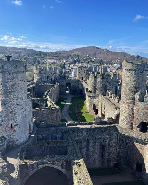 I couldn’t decide on my favorite shot of Conwy Castle for the cover pic 😍 this was SUCH a cool ruinous castle. The city of Conwy is all within the medieval walls and is perched right on the coast with an amazing view over the water. Built by Edward I in the 13th century, it was built quickly and at great expense to aid in the conquest of the Welsh, and has the most intact set of royal apartments in Wales. You can walk the whole perimeter of the city wall, but we decided it was too cold and wi... Medieval Wales, Conwy Castle, Castles In Wales, Cover Pic, Too Cold, Medieval Castle, South Wales, Work Experience, The Coast