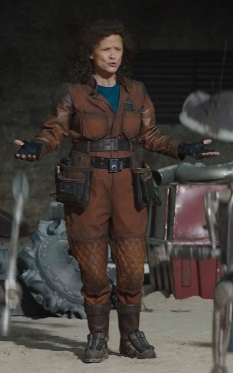 Flight Suit Costume, Retro Sci Fi Outfit, Star Wars Western, Female Engineer Character Design, Star Wars Outfit Design, Star Wars Engineer, Star Wars Mechanic, Sci Fi Mechanic, Mechanic Outfit