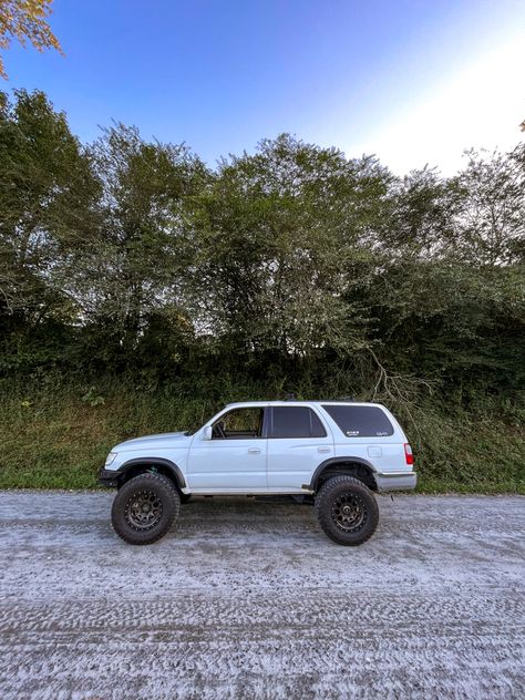 Lifted white 4runner w/ scs wheels White 4 Runner, White 4runner, Trucks Modified, 3rd Gen 4runner, Toyota Suv, Toyota 4runner, Under Construction, Dream Cars, Toyota