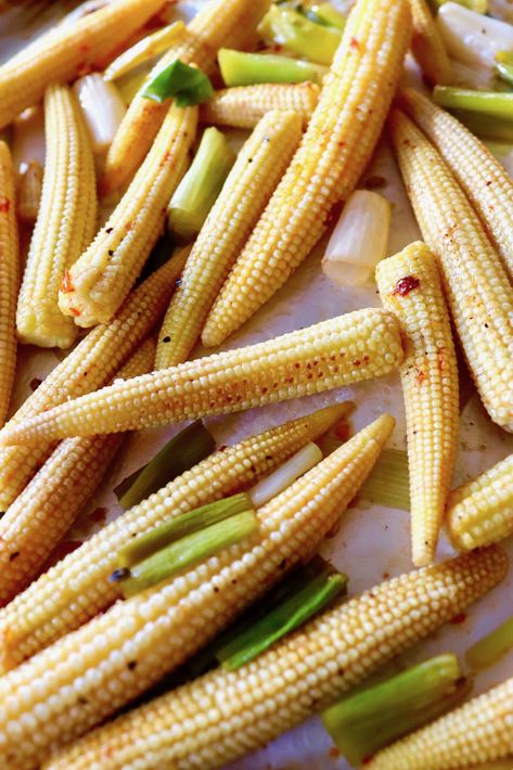 Roasted Baby Corn with Chili and Lime is a fun and unique vegetarian spring and summer side dish. It bursts with fresh, sweet and spicy flavors, and always draws a crowd. #corn #babycorn #cornlets #chili #lime Baby Corn Recipe, Corn Chili, Recipe With Honey, Sweet Corn Recipes, Baby Corn, Corn Snacks, Roast Zucchini, Summer Side Dish, Main Course Dishes