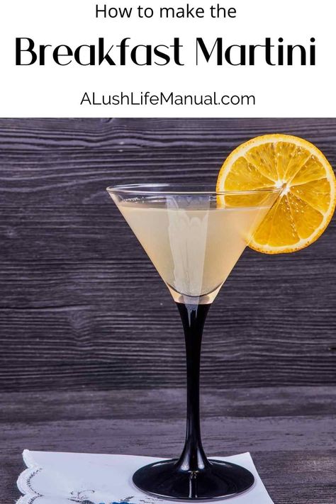 Breakfast Martini Recipe, Breakfast Drinks With Alcohol, Banana Cream Martini, Banana Split Martini, Martini With A Twist Recipe, Brunch Drinks Alcoholic, Wedding Martini, Grand Marnier Drinks, The Best Lemon Drop Martini