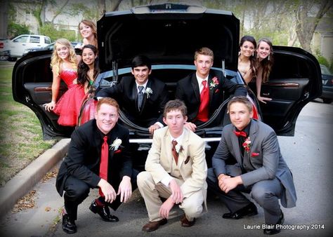 Prom Group Poses, Prom Pictures Group, Prom Photography Poses, Prom 2k17, Homecoming Poses, Prom Pictures Couples, Prom Picture Poses, Homecoming Pictures, Prom Photoshoot