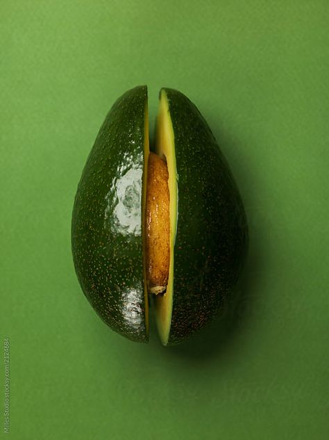 Cut avocado with shiny peel on green by Milles Studio for Stocksy United Avocado Fruit Photography, Avocado Photography, Avocado Pasta Recipes, Avocado Aesthetic, Cut Avocado, Avocado Salads, Recipes Avocado, Avocado Art, Salad Avocado