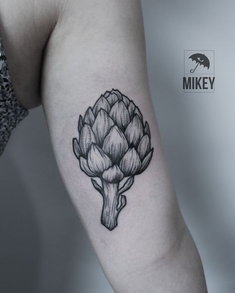 Artichoke Tattoo, Vegetable Tattoo, Tattoo New York, Culinary Tattoos, Black Work Tattoo, F Tattoo, Chef Tattoo, Food Tattoos, New York Brooklyn