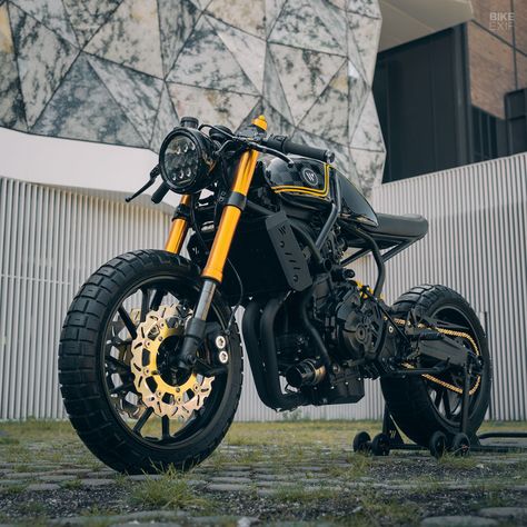 Debutant: A custom Yamaha MT-07 from a new Belgian shop | Bike EXIF Modern Cafe Racer, Naked Bikes, Custom Bikes Cafe Racers, Tracker Motorcycle, Brat Cafe, Cafe Racer Style, Mt 07, Bike Exif, Retro Bike