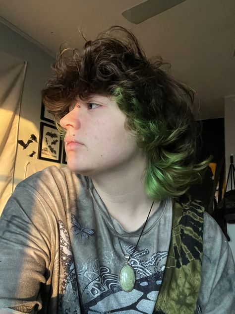 Peekaboo Hair Color Men, Hair Dye Ideas Men, Mullet Dyed Hair, Partially Dyed Hair, Green And Brown Hair, Dyed Hair Green, Green Mullet, Green Hair Men, Short Green Hair