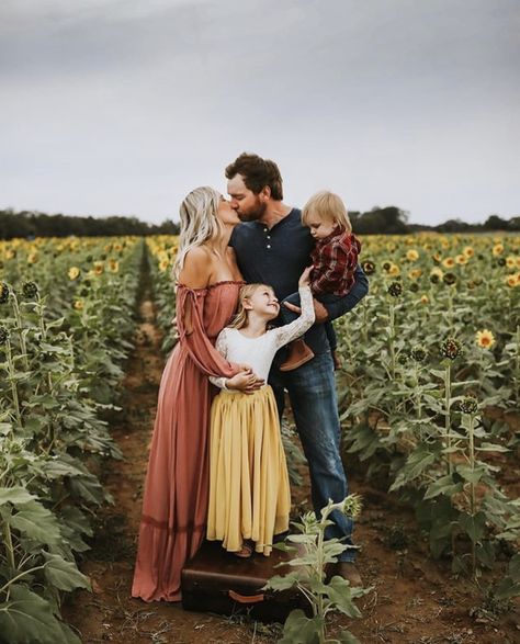 Sunflower field photo session Long Dress For Fall Family Pictures, Wildflower Field Family Photos, Scorpion Gulch Photoshoot, Sunflower Field Family Photoshoot Outfits, Family Photos Sunflower Field Outfits, Sunflower Family Shoot, Sunflower Session Outfits, Sunflower Family Photoshoot Outfits, Sunflower Photo Shoot Outfits