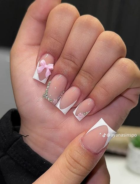 French Tip Nails Rhinestones, Sparkly Nails Short, French Tip Nails With Rhinestones, French Tip With Gems, Uñas Coquette, Beginner Nail Designs, Nails Rhinestones, Pink French Nails, Glitter Nails Acrylic