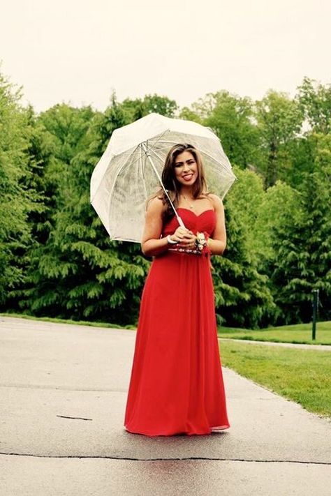 Rainy Day Prom Picture Ideas, Umbrella Prom Pics, Prom Pictures With Umbrellas, Rain Prom Pictures, Rainy Day Prom Pictures, Rainy Prom Pictures, Formal Pictures, Prom Portraits, Prom Pictures Couples