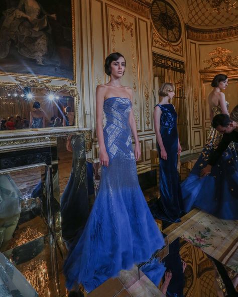 Fully beaded mermaid cut dress in Cobalt Blue tulle, fit for a Queen!  #RamiAlAli #HauteCouture #PFW #AW1819 #Paris Blue Red Carpet Dress, Mermaid Cut Dress, Swarovski Dress, Fancy Closet, Royal Closet, Beaded Mermaid, Fashion Dresses Formal, Bridesmaid Saree, Blue Outfits