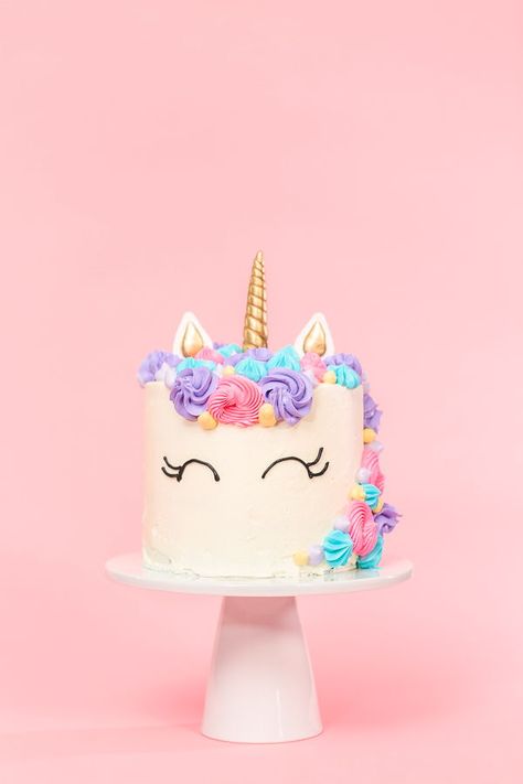 Simple Unicorn Cake, Cookies Unicorn, Simple White Cake, Creamsicle Cake, Unicorn Food, Cake Unicorn, Unicorn Cookies, Unicorn Birthday Cake, Birthday Unicorn