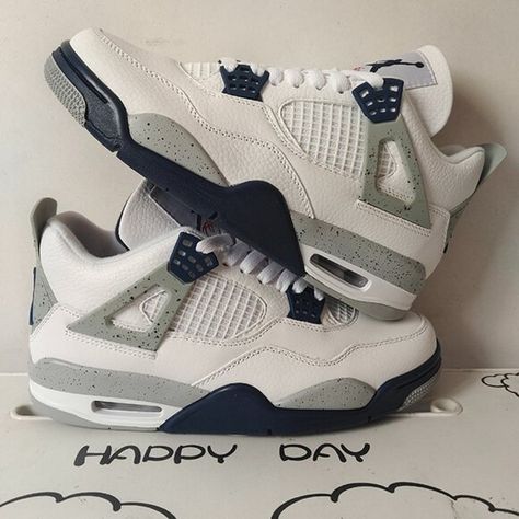 Air Jordan 4 Retro - Midnight Navy Size 9.5 Cute Jordans, Pretty Sneakers, Jordan Shoes Retro, Jordan 4s, Pretty Shoes Sneakers, All Nike Shoes, Shoes Outfit Fashion, Cute Nike Shoes, Cute Sneakers