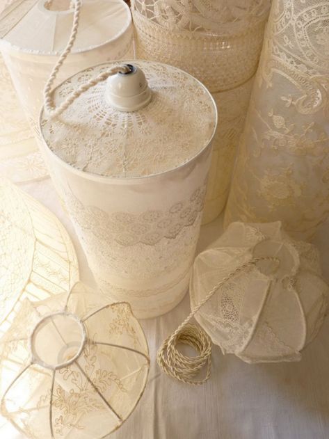 Spiegel Diy, Lace Lamp, Lace Ideas, Diy Lights, Diy Luminaire, Lamp Shade Frame, Victorian Lamps, Diy Lampe, Lace Diy