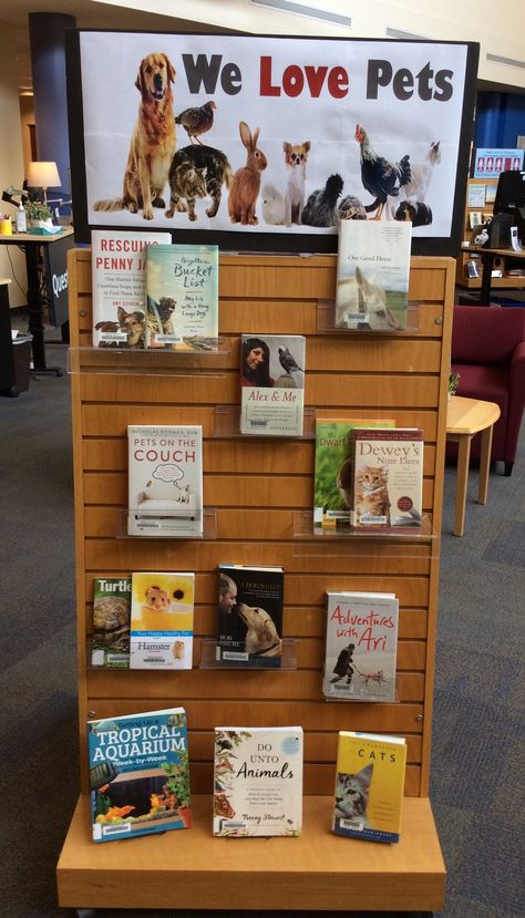 May is National Pet Month and WE LOVE PETS! Monthly Book Displays, Author Of The Month Display, Book Showcase, School Library Book Displays, School Library Decor, School Library Displays, Teen Library, Middle School Libraries, Library Themes