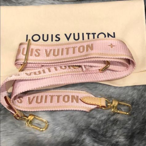 Luxury Pink Bags With Adjustable Strap, Lv Pink Strap Bag, Louis Vuitton Felicie Strap & Go, Handbag Straps Louis Vuitton Official, Lv Daily Pouch Pink, Lv Multi Pochette, Lv Bag, Bags Designer Fashion, Bag Straps