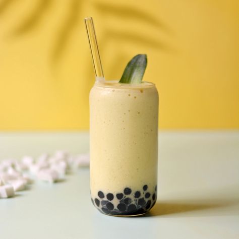 Boba Smoothie Tropical Style - Joy to the Food Banana Boba, Summer Blended Drinks, Boba Smoothie, Boba Recipe, Lemonade Smoothie, Smoothie Base, Milk Tea Recipes, Nutrient Packed Smoothies, Delicious Smoothies