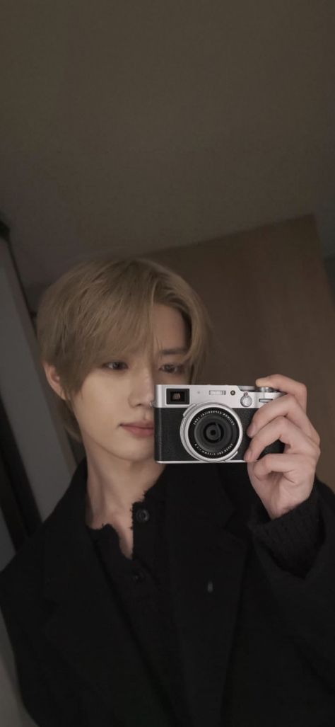 Beomgyu Boyfriend Material Wallpaper, Beomgyu Wallpaper Lockscreen, Beomgyu Lockscreen, Txt Wallpaper Aesthetic, Txt Beomgyu Wallpaper, Txt Update, Beomgyu Wallpaper, Hit Boy, Txt Wallpaper