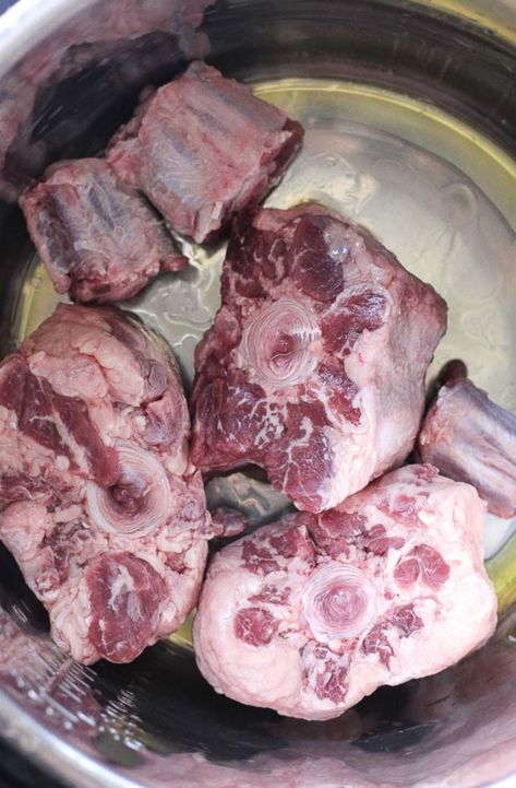 Oxtails And Gravy Recipe, Pressure Cooker Oxtail, Oxtail Recipes Easy, Oxtails Recipe, Recipes Russian, Cooking Oxtails, Recipes Vietnamese, Ox Tails, Pies Chocolate