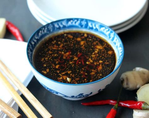 Soy Ginger Sauce, Dumpling Sauce, Asian Dipping Sauce, Chili Sauce Recipe, Garlic Sauce Recipe, Dipping Sauces Recipes, Sesame Ginger, Ginger Dressing, Ginger Sauce