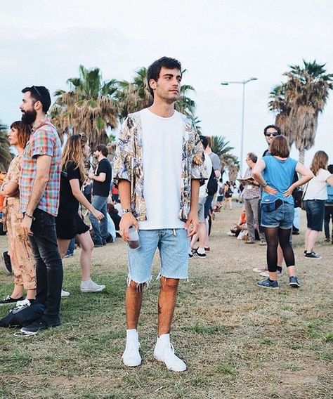 What To Wear To A Music Festival: For Guys – OnPointFresh Coachella Outfit Ideas Men, Coachella Men Outfit, Music Festival Outfits Men, Coachella Mens Fashion, Country Music Outfits, Coachella Inspired Outfits, Coachella Outfit Men, Men Festival Outfit, Mens Festival Fashion