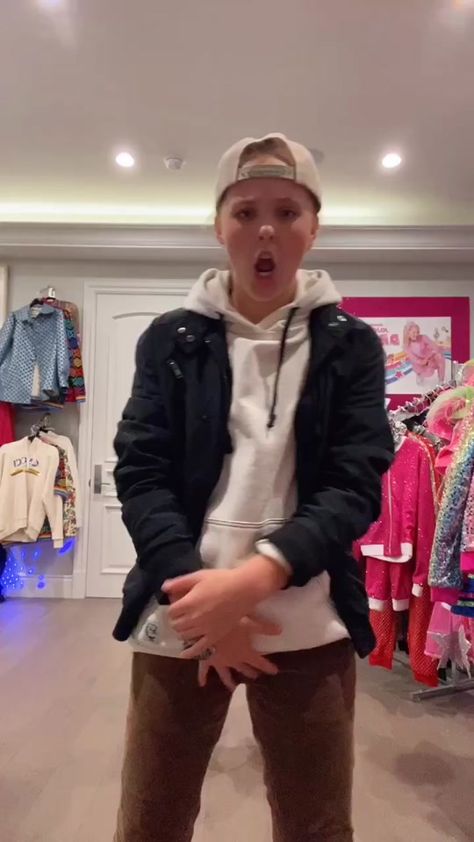 Jojo Siwa Traitor, Jojo Siwa Instagram, Jo Jo Siwa, Jo Jo, Jojo Siwa, Tiktok Watch, Tiktok Videos, Latest Video, Short Videos