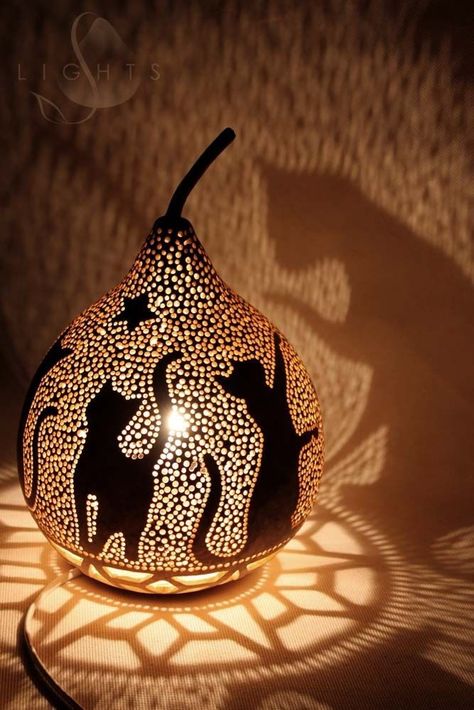 Ceramic Lantern, Decorative Gourds, Homemade Art, Gourd Lamp, Gourds Crafts, Painted Gourds, Pumpkin Art, Ceramics Pottery Art, Gourd Art