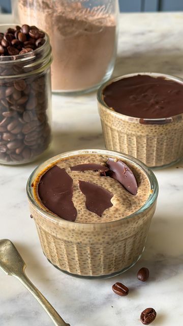 Coffee Chia Pudding, Pudding Recept, Bake With Shivesh, Chia Pudding Recipes Healthy, Overnight Chia Pudding, Chia Pudding Breakfast, Jello Mold Recipes, Eggless Chocolate Cake, Chia Recipe